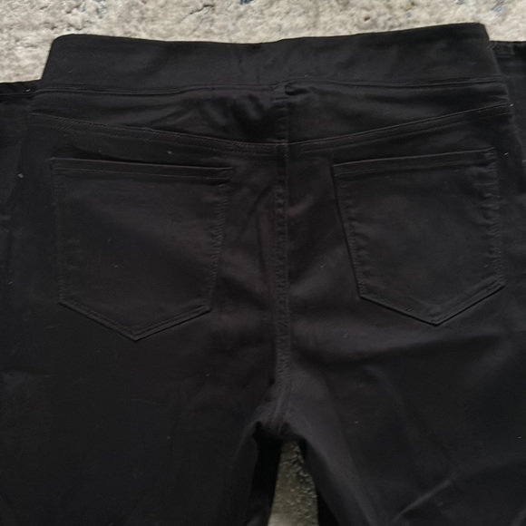 Old Navy Women’s black skinny pants. Size 14 - Picture 3 of 3